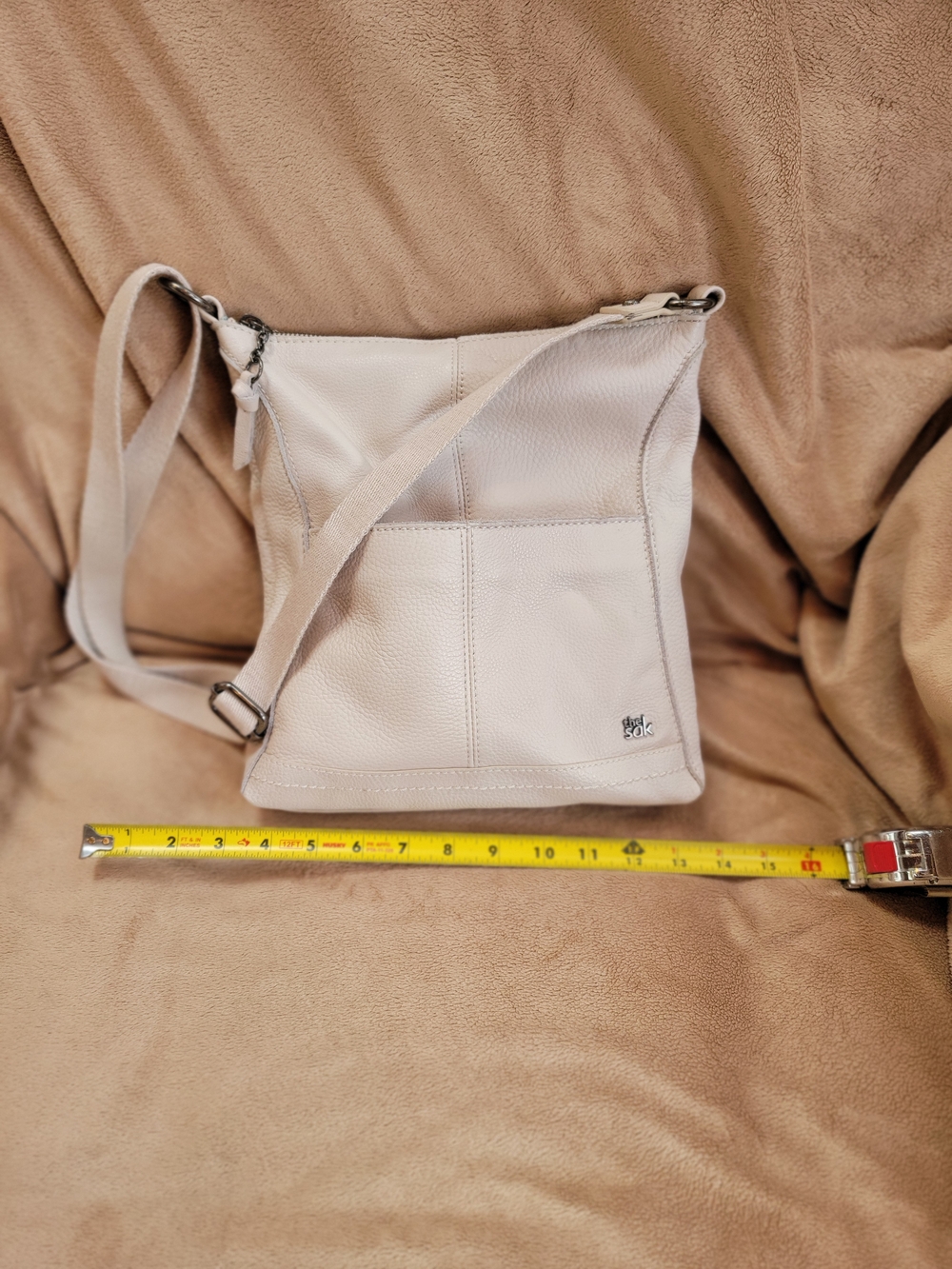 The SAK Light Beige Leather Crossbody Bag - Classic Everyday Style - Picture 2 of 4